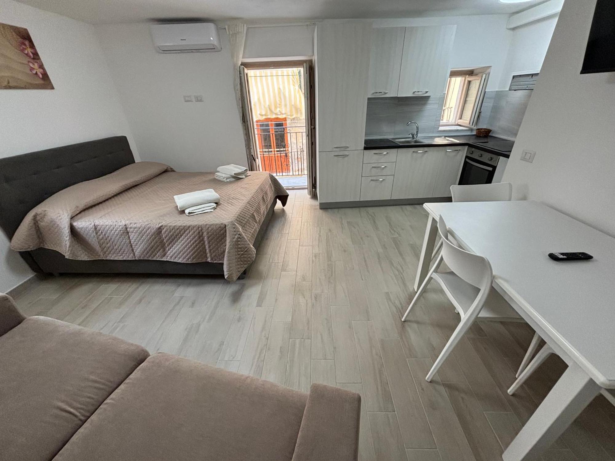 House Nonna Pina Lägenhet Cefalù Exteriör bild